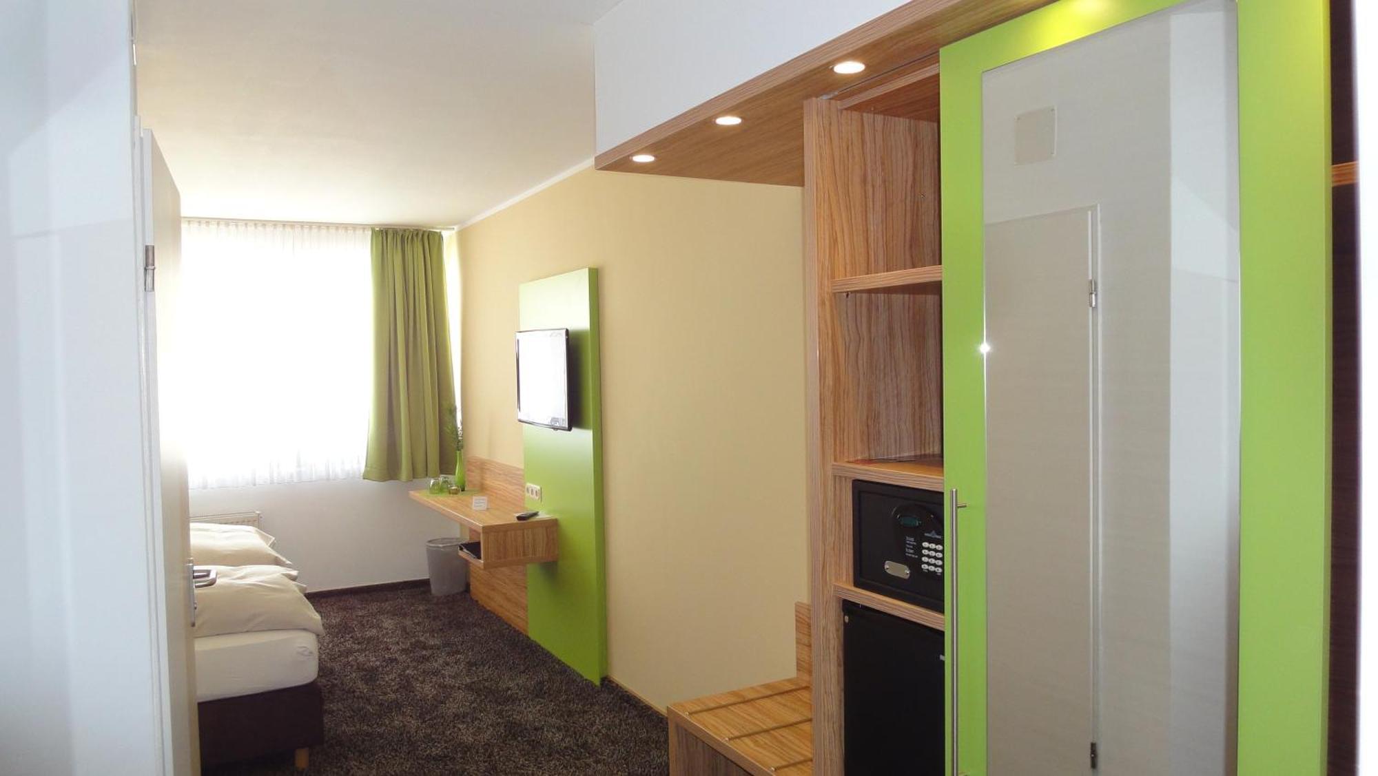 Hotel Scheidberg Wallerfangen Екстериор снимка
