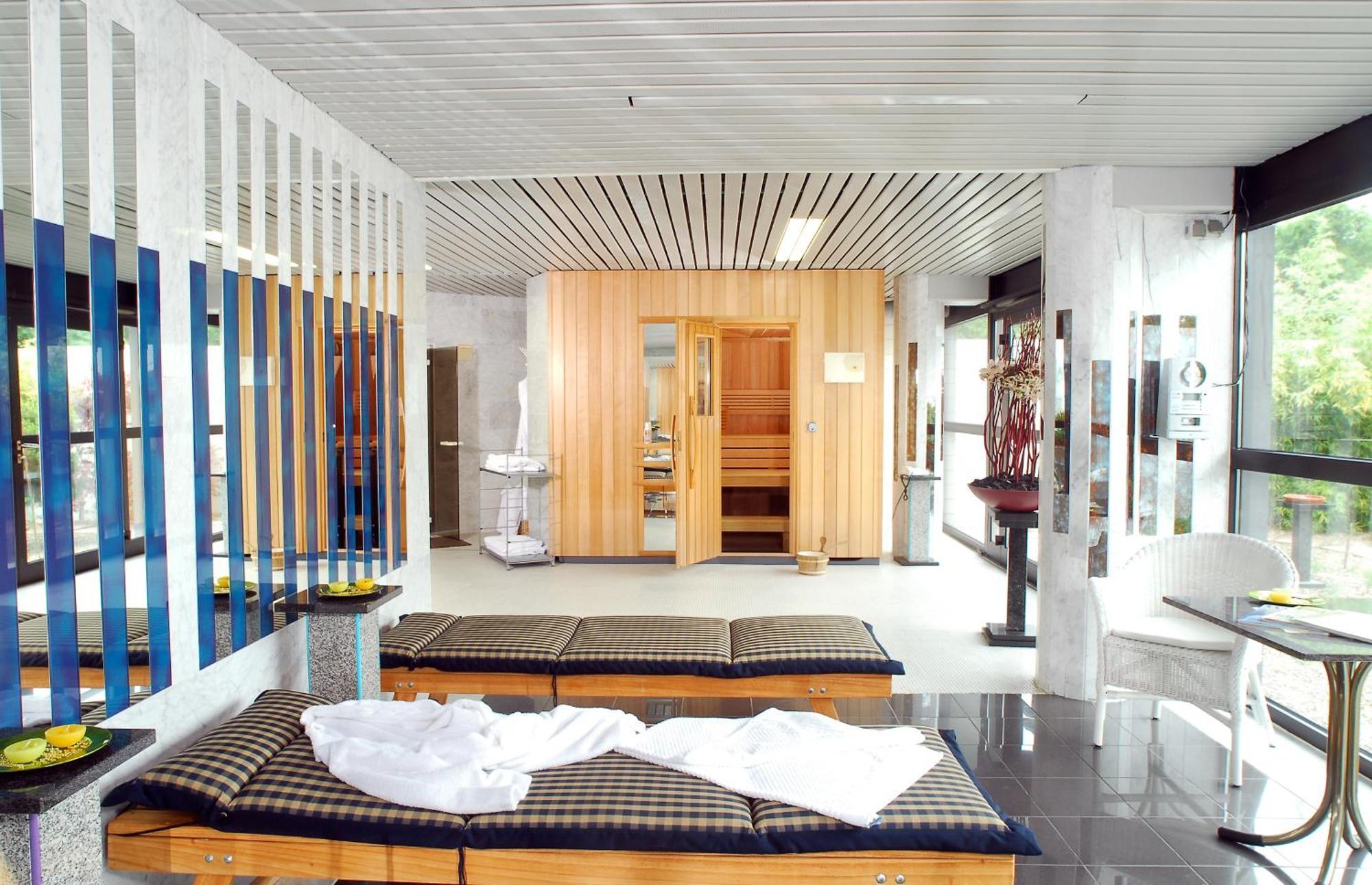 Hotel Scheidberg Wallerfangen Екстериор снимка