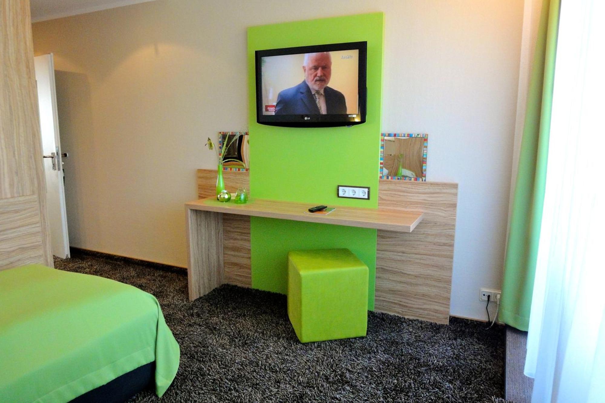 Hotel Scheidberg Wallerfangen Екстериор снимка
