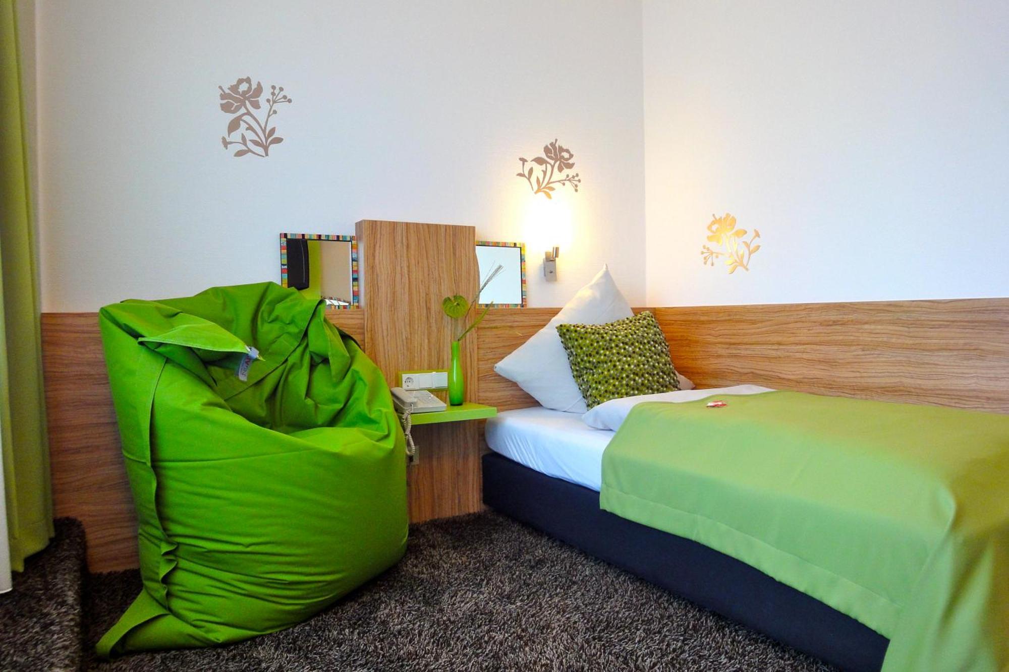 Hotel Scheidberg Wallerfangen Екстериор снимка